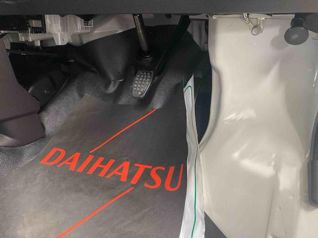 ハイゼットカーゴＤＸ　保証付きまごころ保証１年付き　記録簿　取扱説明書　ＣＶＴ　ラジオ　衝突被害軽減システム　オートマチックハイビーム　レーンアシスト　エアバッグ　エアコン　パワーステアリング　パワーウィンドウ　ＡＢＳ（静岡県）の中古車