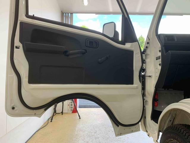 ハイゼットトラックスタンダード ラジオ 4WD 保証付きまごころ保証1年付き 記録簿 取扱説明書 CVT 衝突被害軽減システム オートマチックハイビーム レーンアシスト 禁煙車 ワンオーナー エアコン パワーステアリング エアバッグ ABS(静岡県)の中古車
