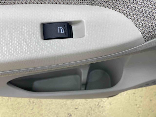ムーヴＬ　　ナビ　バックカメラ付き納車日から３ケ月５，０００ｋｍ保証付き　社外ナビ　バックカメラ　エアコン　パワステ　パワーウィンドウ　エアバッグ　ＡＢＳ　電動格納ドアミラー　キーレス　※室内芳香剤におい　ルーフ塗装に痛みあり（静岡県）の中古車