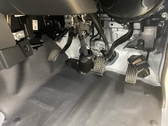 ハイゼットトラックスタンダード　４ＷＤ　５速ＭＴ　エアコン　ラジオまごころ保証（納車日から１年・走行距離無制限）付き　４ＷＤ　５速マニュアル　エアコン　パワステ　ＡＢＳ　運転席エアバッグ　ラジオ（静岡県）の中古車