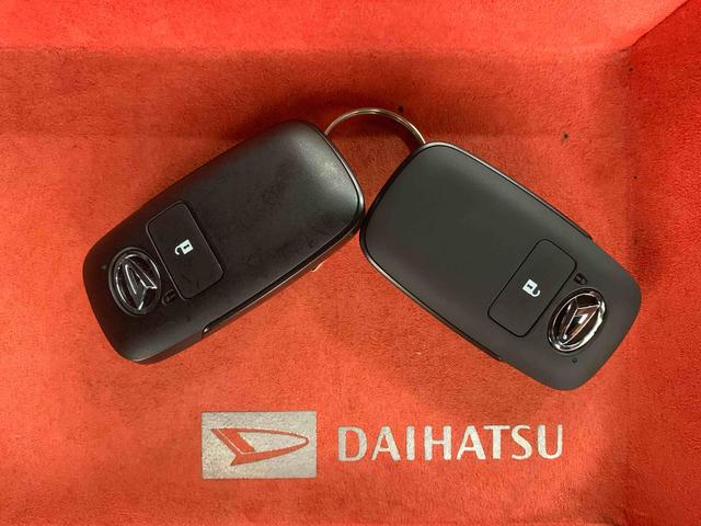 タフトGターボ ダーククロムベンチャー 電動パーキング 保証付きまごころ保証(納車日から1年・走行距離無制限) LEDヘッドライト LEDフォグランプ 電動パーキングブレーキ キーフリー スカイフィールトップ クルーズコントロール シートヒーター バックカメラ(静岡県)の中古車