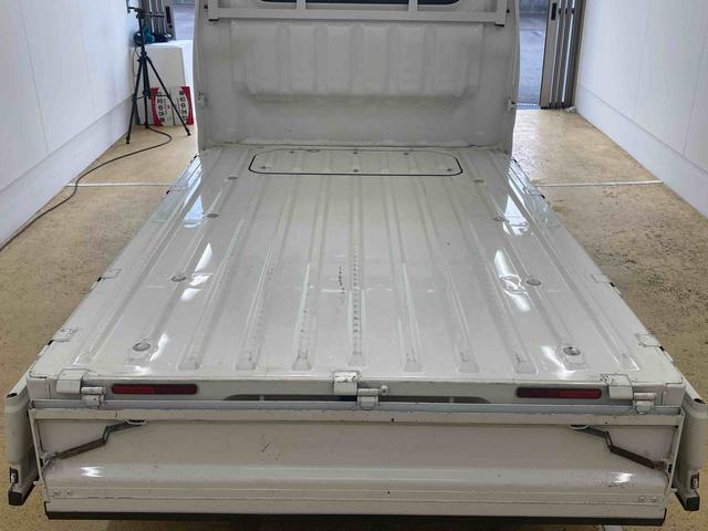ハイゼットトラックスタンダード　ラジオ　タイヤ新品４ＷＤ　保証付き　記録簿　取扱説明書　ＡＴ　４速オートマ　エアコン　パワステ　エアバッグ　ＡＢＳ　ワンオーナー（静岡県）の中古車