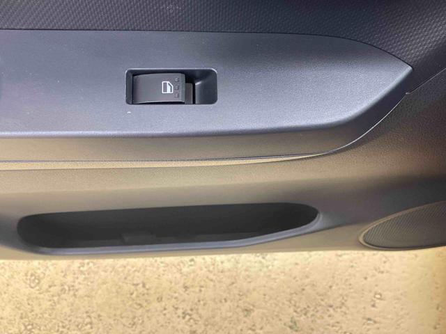 ミライースＬ　ＳＡIII　純正ナビ　バックカメラ　タイヤ新品まごころ保証（納車日から１年・走行距離無制限）付き　純正７インチナビ　バックカメラ　　エアコン　エアバッグ　ＡＢＳ　キーレス　※左側面キズ凹みあり（静岡県）の中古車