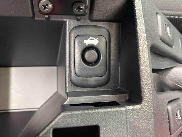 コペンセロ　元当社試乗車　ＣＶＴ　１６インチアルミホイールまごころ保証（納車日から１年・走行距離無制限）付き　元当社試乗車　ＣＶＴ　オートエアコン　ＬＥＤヘッドライト　オーディオレス　ＡＢＳ　エアバッグ　アルミホイール（静岡県）の中古車