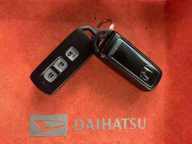 N−BOXカスタムG・Lホンダセンシング タイヤ新品まごころ保証1年付き 記録簿 取扱説明書 ナビ ETC バックカメラ スマートキー アルミホイール エアバッグ エアコン パワーステアリング パワーウィンドウ ABS(静岡県)の中古車