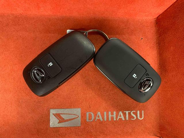 タフトG ダーククロムベンチャー シートヒーター 15インチアルミまごころ保証(納車日から1年・走行距離無制限)付き オートエアコン ABS エアバッグ パワステ パワーウィンドウ シートヒーター 電動パーキングブレーキ スカイフィールトップ 15インチアルミ(静岡県)の中古車