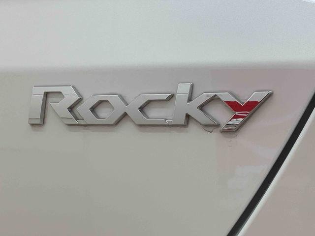 ロッキープレミアムG HEV 元当社社用車 9型ディスプレイまごころ保証(納車日から1年・走行距離無制限)付き 9インチスマホ連携ディスプレイオーディオ ハイブリッド車 オートエアコン シートヒーター クルーズコントロール 電動パーキング バックカメラ(静岡県)の中古車