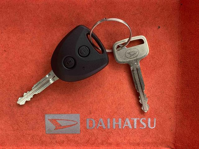 ハイゼットカーゴDX ラジオまごころ保証1年付き 記録簿 取扱説明書 CVT 禁煙車 ワンオーナー エアバッグ エアコン パワーステアリング パワーウィンドウ ABS(静岡県)の中古車