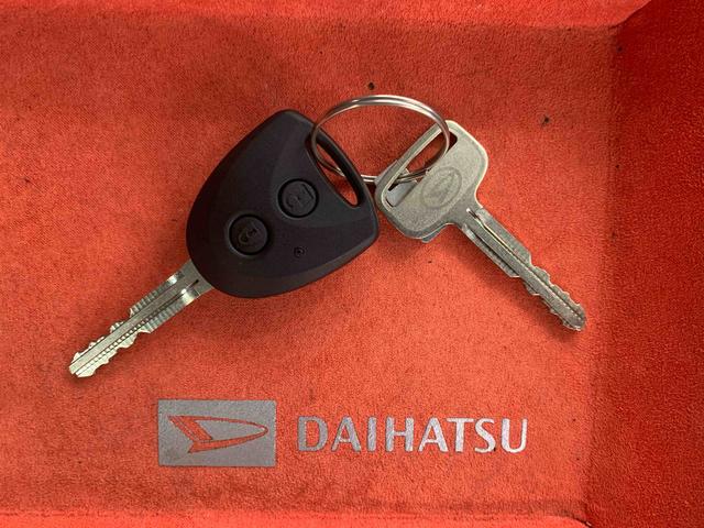 ハイゼットカーゴDX ラジオまごころ保証1年付き 記録簿 取扱説明書 CVT 禁煙車 ワンオーナー エアバッグ エアコン パワーステアリング パワーウィンドウ ABS(静岡県)の中古車