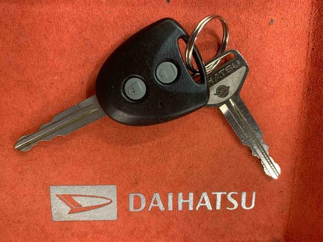 ミライースＬ　ＳＡ　純正ナビ　ドラレコ　ＥＴＣ　バックカメラ納車日から３ヵ月５，０００ｋｍ保証付き　純正７インチナビ　ドラレコ　ＥＴＣ　バックカメラ　タイヤ４本新品　キーレス　エアコン　パワステ　パワーウインドウ　ＡＢＳ（静岡県）の中古車