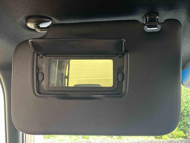 Ｎ−ＢＯＸカスタムＧ・Ｌターボホンダセンシング　タイヤ新品　保証付きバッテリー交換済　ナビ　バックカメラ　ＥＴＣ　Ｆバンパー割れ有り　左前修復有り（静岡県）の中古車