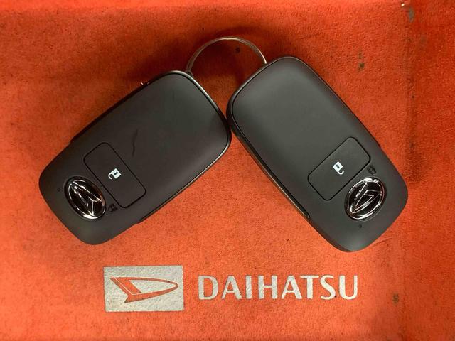 タフトGターボ ダーククロムベンチャー スカイフィールトップまごころ保証(納車日から1年・走行距離無制限)付き スカイフィールトップ 衝突被害軽減ブレーキ オートエアコン シートヒーター キーフリー LEDヘッドライト LEDフォグランプ 15インチアルミ(静岡県)の中古車