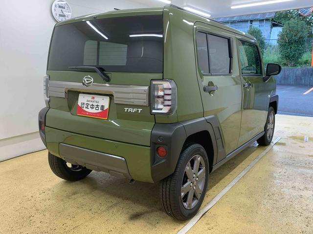タフトGターボ ダーククロムベンチャー スカイフィールトップまごころ保証(納車日から1年・走行距離無制限)付き スカイフィールトップ オートエアコン シートヒーター キーフリー 電動パーキングブレーキ 15インチアルミ 衝突被害軽減ブレーキ LEDヘッドライト(静岡県)の中古車