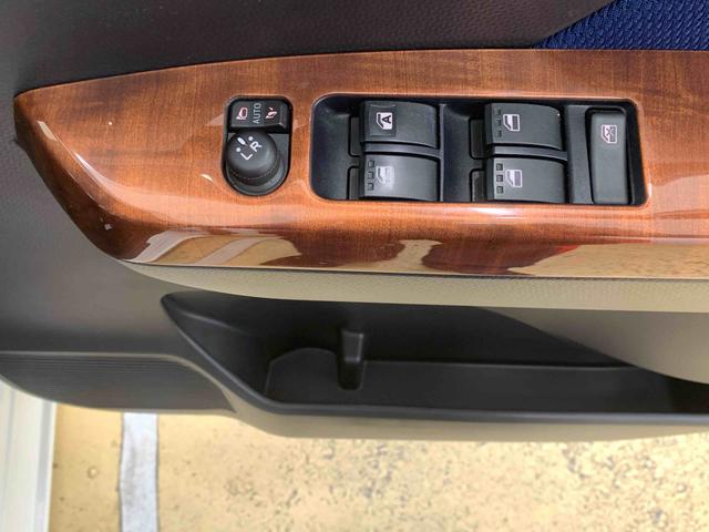 タンクカスタムＧ　Ｓ　トヨタ純正ナビ　バックカメラ　タイヤ４本新品まごころ保証（納車日から１年・走行距離無制限）付き　トヨタ純正ナビ　バックカメラ　キーフリー　オートエアコン　クルーズコントロール　衝突被害軽減ブレーキ　ＬＥＤヘッドライト（静岡県）の中古車