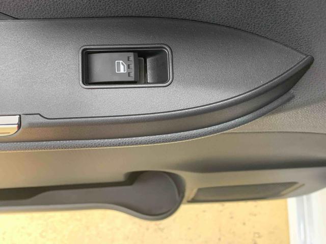 タントカスタムＲＳ　ターボ　９型ディスプレイ　バックモニターまごころ保証（納車日から１年・走行距離無制限）付き　元試乗車　ターボ　９インチスマホ連携ディスプレイオーディオ　バックカメラ　メッキパック　オートエアコン　シートヒーター　キーフリー　両側電動スライド（静岡県）の中古車