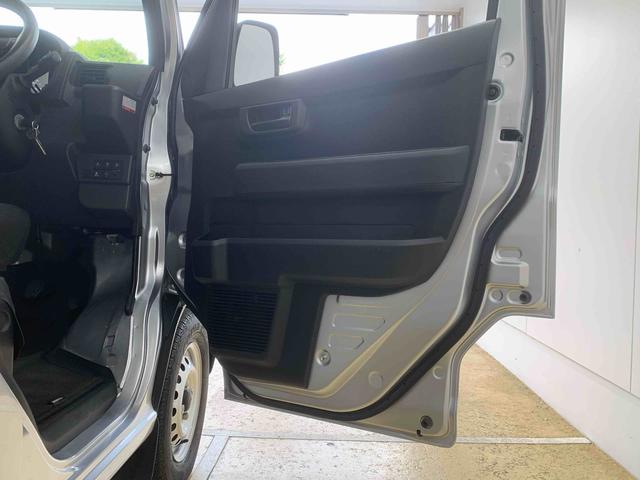 ハイゼットカーゴＤＸ　元社用車　ラジオ　エアコン　パワステ　パワーウィンドウまごころ保証（納車日から１年・走行距離無制限）付き　エアコン　パワステ　パワーウィンドウ　ＡＢＳ　エアバッグ　キーレスエントリー　ラジオ　衝突被害軽減ブレーキ（静岡県）の中古車