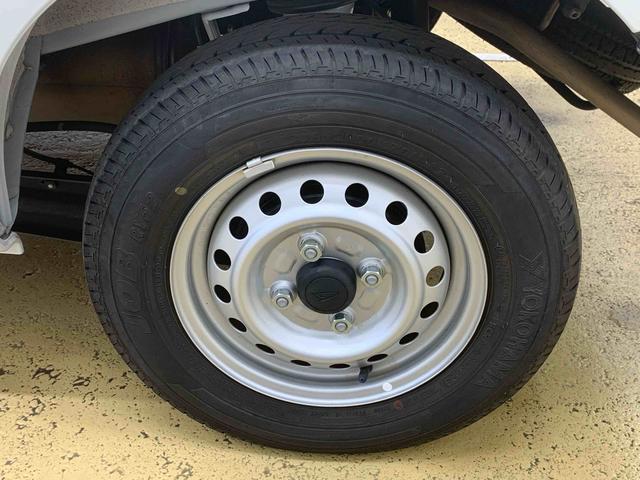 ハイゼットカーゴＤＸ　元社用車　ラジオ　エアコン　パワステ　パワーウィンドウまごころ保証（納車日から１年・走行距離無制限）付き　エアコン　パワステ　パワーウィンドウ　ＡＢＳ　エアバッグ　ラジオ　キーレスエントリー　オートライト　被害軽減ブレーキ（静岡県）の中古車