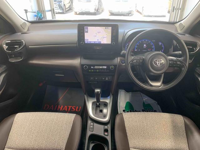 ヤリスクロスZ ディスプレイオーディオ ドラレコ ETC パノラマMまごころ保証(納車日から1年・走行距離無制限)付き 純正ディスプレイオーディオ ドラレコ ETC パノラマモニター パワーバックドア 電動パーキングブレーキ パワーシート シートヒーターアルミホイール(静岡県)の中古車