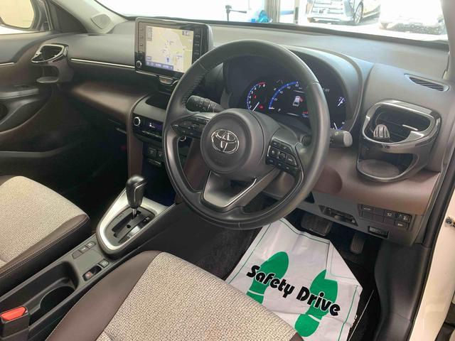 ヤリスクロスZ ディスプレイオーディオ ドラレコ ETC パノラマMまごころ保証(納車日から1年・走行距離無制限)付き 純正ディスプレイオーディオ ドラレコ ETC パノラマモニター パワーバックドア 電動パーキングブレーキ パワーシート シートヒーターアルミホイール(静岡県)の中古車