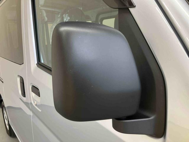 ハイゼットカーゴＤＸ／２ＷＤ／５ＭＴ／キーレス／パワーウィンドウＡＭ／ＦＭラジオ　キーレスエントリー　運転席・助手席パワーウィンドウ　スマートアシスト　ハロゲンヘッドランプ　マニュアルエアコン　ユースフルナット　オートライト　コーナーセンサー（三重県）の中古車