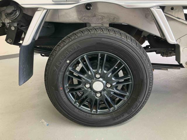 ハイゼットトラックＥＸＴ／４ＷＤ／４ＡＴ／ＡＭ／ＦＭラジオＣＤ／アルミホイール４ＷＤ　４ＡＴ　ＡＭ／ＦＭラジオＣＤ　マニュアルエアコン　キーレス　社外アルミホイール　パワーウィンドウ　３方開（三重県）の中古車