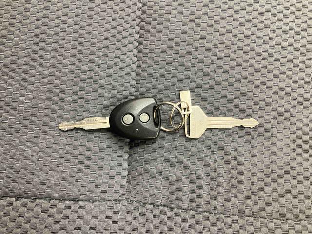 ハイゼットトラックジャンボ/4WD−4AT/CD4WD 4AT CD パワーウィンドウ エアバック テールゲートチェーン リヤルームランプ 作業灯 ハイルーフ リクライニングシート 背面スペース(三重県)の中古車