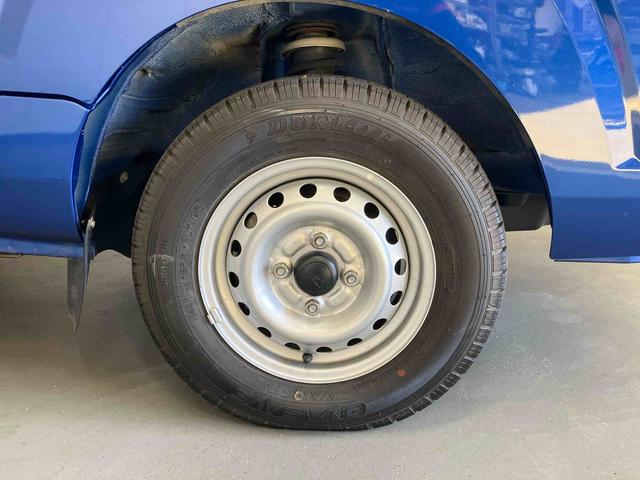 ハイゼットトラックジャンボ/4WD−4AT/CD4WD 4AT CD パワーウィンドウ エアバック テールゲートチェーン リヤルームランプ 作業灯 ハイルーフ リクライニングシート 背面スペース(三重県)の中古車