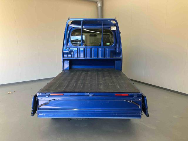 ハイゼットトラックジャンボ/4WD−4AT/CD4WD 4AT CD パワーウィンドウ エアバック テールゲートチェーン リヤルームランプ 作業灯 ハイルーフ リクライニングシート 背面スペース(三重県)の中古車