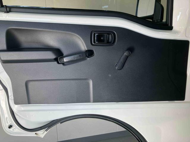 ハイゼットトラックスタンダード/4WD/4ATAM/FMラジオ マニュアルエアコン 4WD 4AT ゲートプロテクター パワステ ABS エアバック(三重県)の中古車