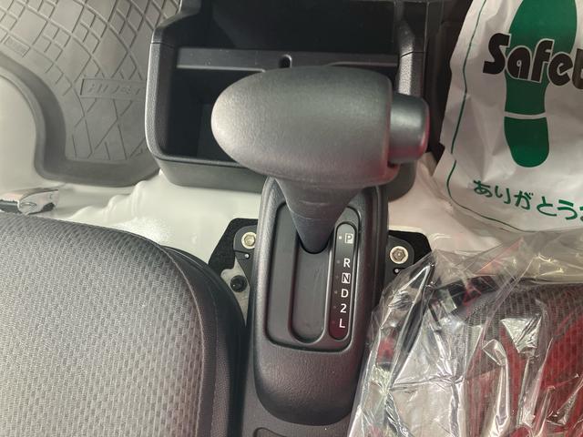 ハイゼットトラックスタンダード/4WD/4ATAM/FMラジオ マニュアルエアコン 4WD 4AT ゲートプロテクター パワステ ABS エアバック(三重県)の中古車