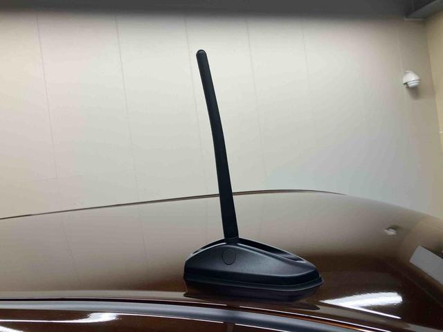 ムーヴＸ／ディスプレイオーディオ／左側パワースライドドアディスプレイオーディオ　左側パワースライドドア　スライドドアイージークローザー　バックモニター　オートエアコン　キーフリー　足踏み式パーキングブレーキ　ワイヤレス充電機能　ＬＥＤ　スマートアシスト（三重県）の中古車