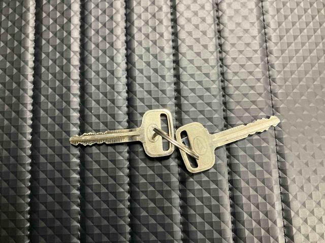 ハイゼットトラックスタンダード／４ＷＤＡＭ／ＦＭラジオ　マニュアルエアコン　オートハイビーム　コーナーセンサー　スマートアシスト（三重県）の中古車