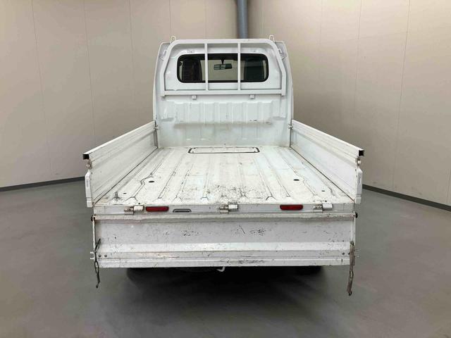 キャリイトラックＫＣスペシャル／３方開／４ＷＤＡＭ／ＦＭラジオ　パワーウィンドウ　キーレスエントリー　３方開　４ＷＤ　オートマ　マニュアルエアコン　パワステ　ＡＢＳ　マット　バイザー（三重県）の中古車