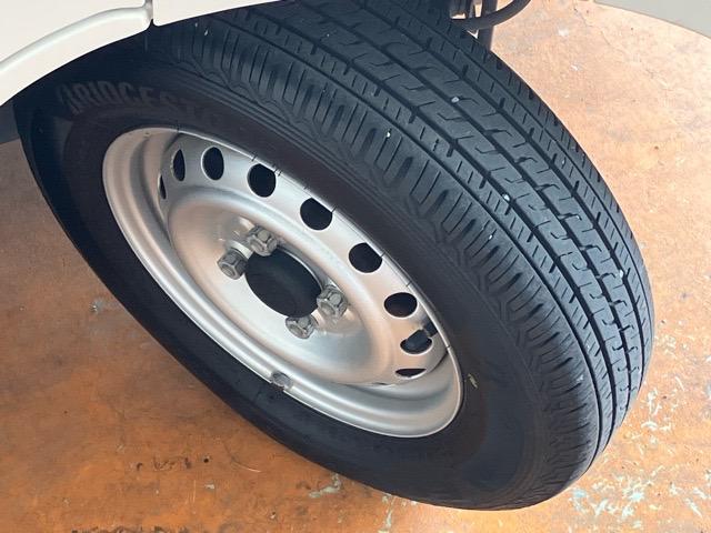 ハイゼットカーゴデラックスＳＡIII２ＷＤ・ＡＴ車・両側スライドドア・ＡＭ／ＦＭラジオ・エコアイドル・エアコン・キーレスエントリー・パワーウィンドウ（佐賀県）の中古車