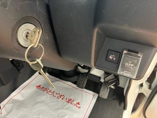 ハイゼットトラック多目的ダンプ４ＷＤ・ＭＴ車・多目的ダンプ・衝突回避・コーナーセンサー・ＡＭ／ＦＭラジオ・エコアイドル・ハイロー切替・エアコン（佐賀県）の中古車