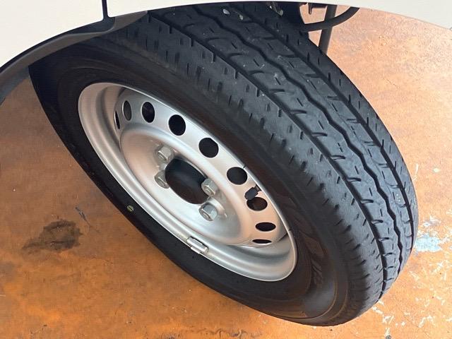 ハイゼットカーゴＤＸ２ＷＤ・ＣＶＴ・両側スライドドア・ＡＭ／ＦＭラジオ・コーナーセンサー・エコアイドル・キーレスエントリー・エアコン・パワーウィンドウ（佐賀県）の中古車