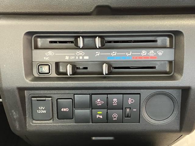 ハイゼットトラックスタンダード４ＷＤ・ＭＴ車・衝突回避・コーナーセンサー・ＡＭ／ＦＭラジオ・エコアイドル・エアコン（佐賀県）の中古車