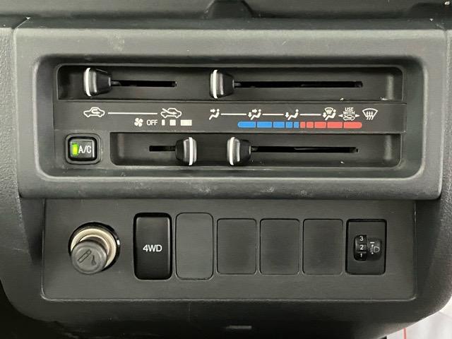 ハイゼットトラックスタンダード４ＷＤ・ＭＴ車・ＡＭ／ＦＭラジオ・キーレスエントリー・エアコン・パワーウィンドウ（佐賀県）の中古車