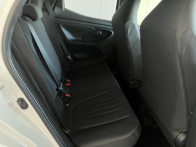 ヤリスハイブリッドGドラレコ・バックモニター・プッシュボタンスタート・ステアリングスイッチ・オートエアコン・キーフリー・パワーウィンドウ(佐賀県)の中古車