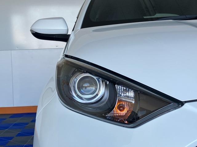 ヤリスハイブリッドGドラレコ・バックモニター・プッシュボタンスタート・ステアリングスイッチ・オートエアコン・キーフリー・パワーウィンドウ(佐賀県)の中古車