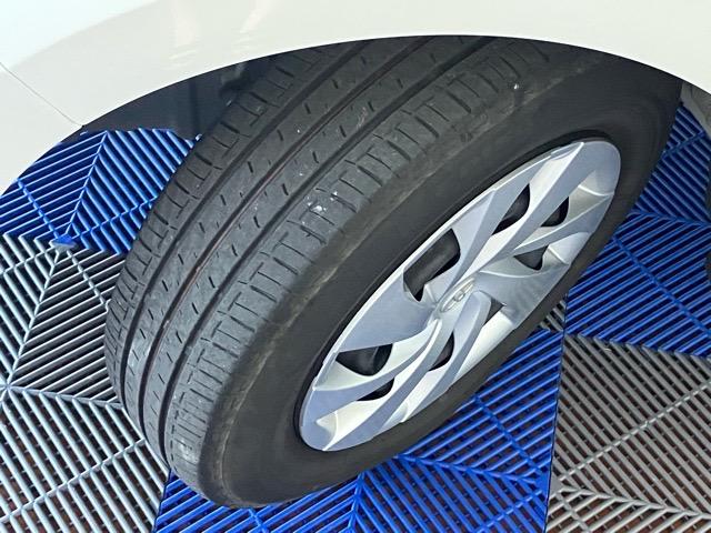 ヤリスハイブリッドGドラレコ・バックモニター・プッシュボタンスタート・ステアリングスイッチ・オートエアコン・キーフリー・パワーウィンドウ(佐賀県)の中古車