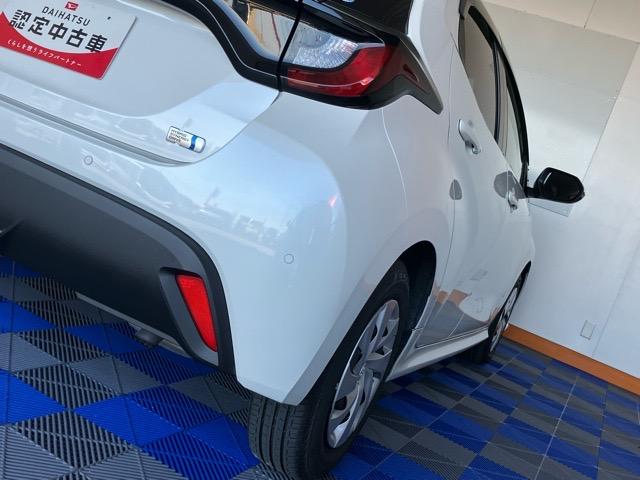 ヤリスハイブリッドGドラレコ・バックモニター・プッシュボタンスタート・ステアリングスイッチ・オートエアコン・キーフリー・パワーウィンドウ(佐賀県)の中古車