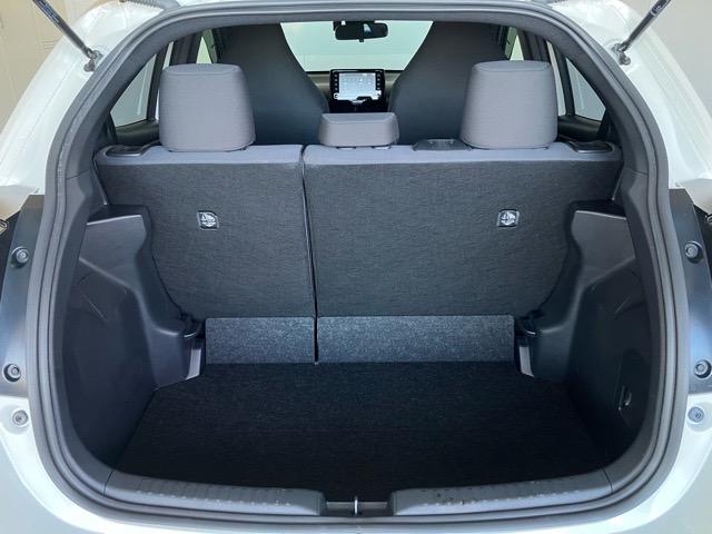 ヤリスハイブリッドGドラレコ・バックモニター・プッシュボタンスタート・ステアリングスイッチ・オートエアコン・キーフリー・パワーウィンドウ(佐賀県)の中古車