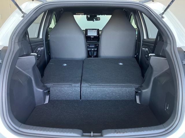 ヤリスハイブリッドGドラレコ・バックモニター・プッシュボタンスタート・ステアリングスイッチ・オートエアコン・キーフリー・パワーウィンドウ(佐賀県)の中古車