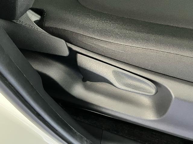 ヤリスハイブリッドGドラレコ・バックモニター・プッシュボタンスタート・ステアリングスイッチ・オートエアコン・キーフリー・パワーウィンドウ(佐賀県)の中古車