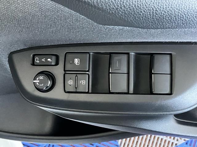 ヤリスハイブリッドGドラレコ・バックモニター・プッシュボタンスタート・ステアリングスイッチ・オートエアコン・キーフリー・パワーウィンドウ(佐賀県)の中古車