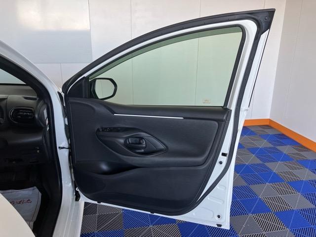 ヤリスハイブリッドGドラレコ・バックモニター・プッシュボタンスタート・ステアリングスイッチ・オートエアコン・キーフリー・パワーウィンドウ(佐賀県)の中古車