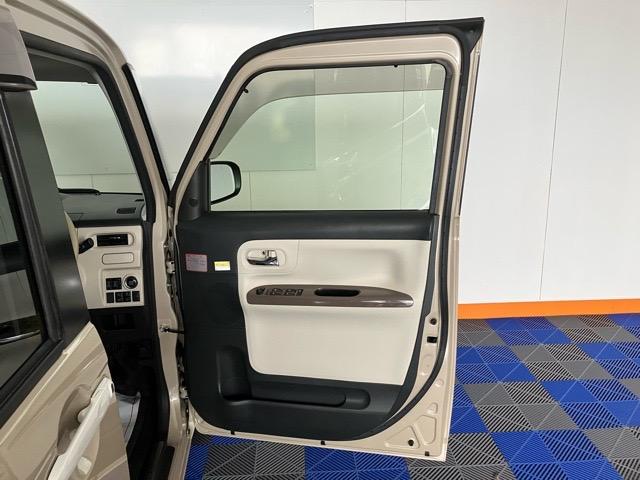 ムーヴキャンバスＸホワイトアクセントリミテッド　ＳＡIII両側電動スライドドア・プッシュボタンスタート・ステアリングスイッチ・オートエアコン・オートハイビーム・キーフリー・ベンチシート・全周囲カメラ対応・パワーウィンドウ（佐賀県）の中古車