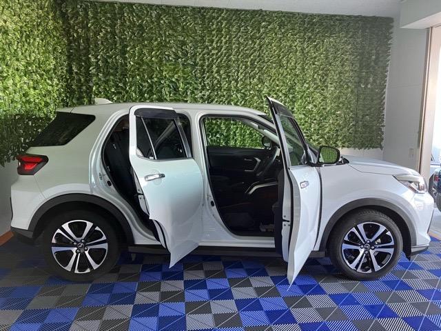 ロッキーＧドラレコ・パノラマモニター・プッシュボタンスタート・ステアリングスイッチ・オートエアコン・キーフリー・コーナーセンサー・アルミホイール・シートヒーター・パワーウィンドウ（佐賀県）の中古車