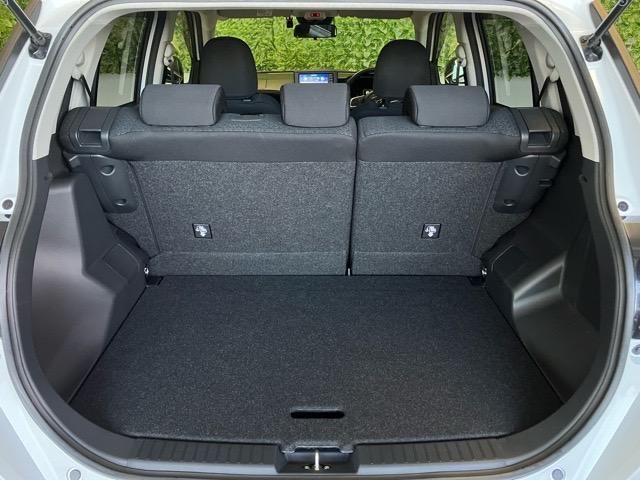 ロッキーＧドラレコ・パノラマモニター・プッシュボタンスタート・ステアリングスイッチ・オートエアコン・キーフリー・コーナーセンサー・アルミホイール・シートヒーター・パワーウィンドウ（佐賀県）の中古車